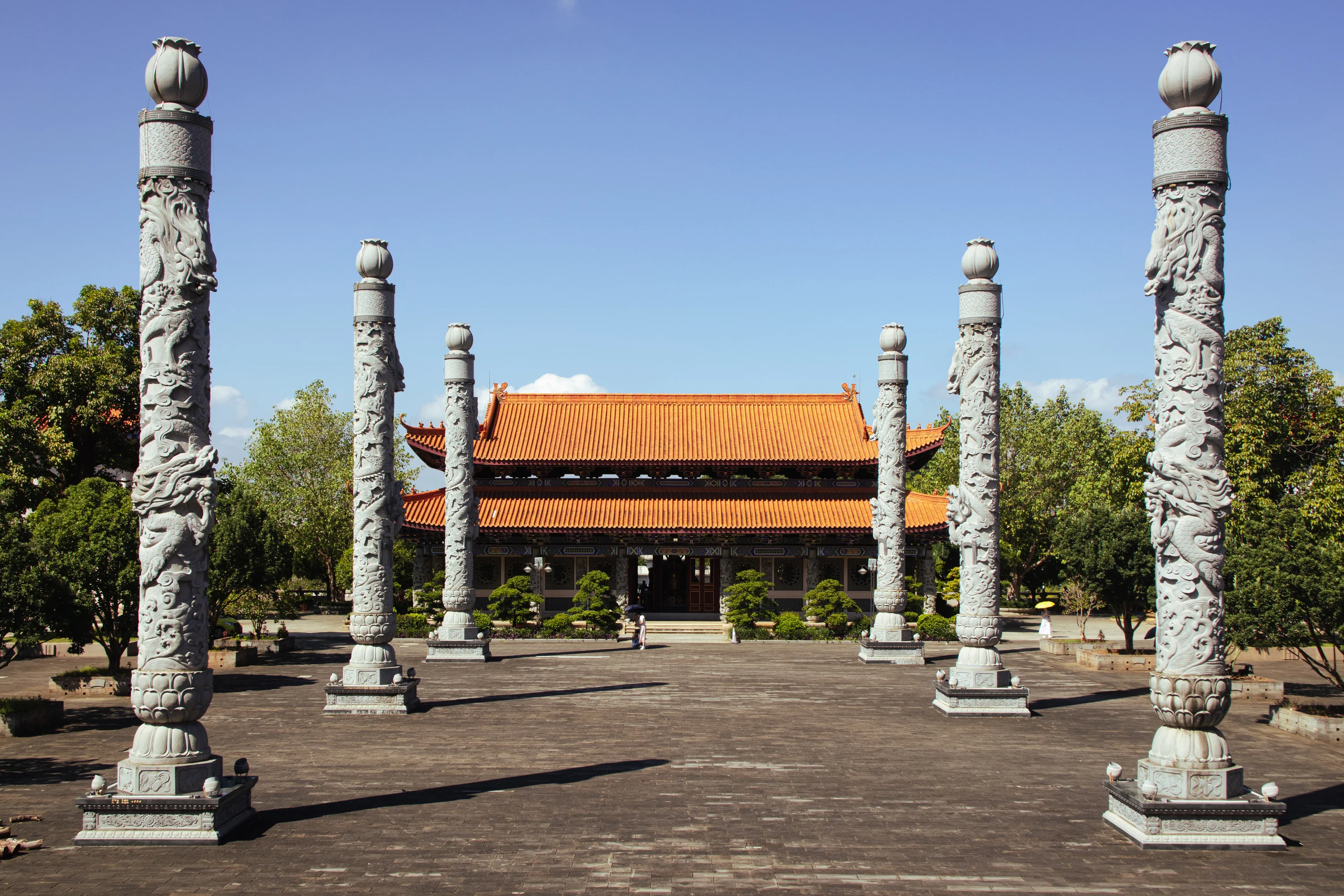 文章封面：裸辞创业三个月复盘：不想上班，和适合创业是两回事